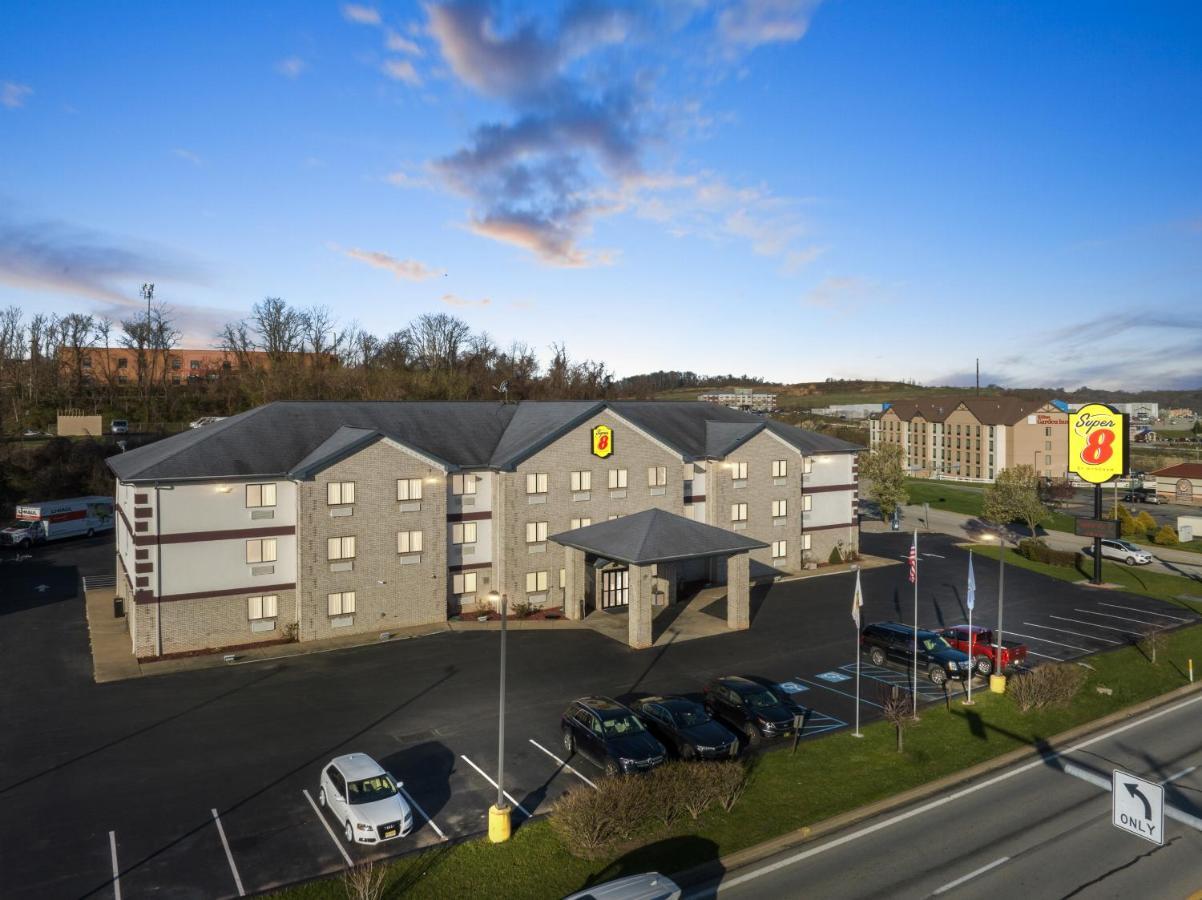 Готель Super 8 By Wyndham Uniontown Pa Екстер'єр фото