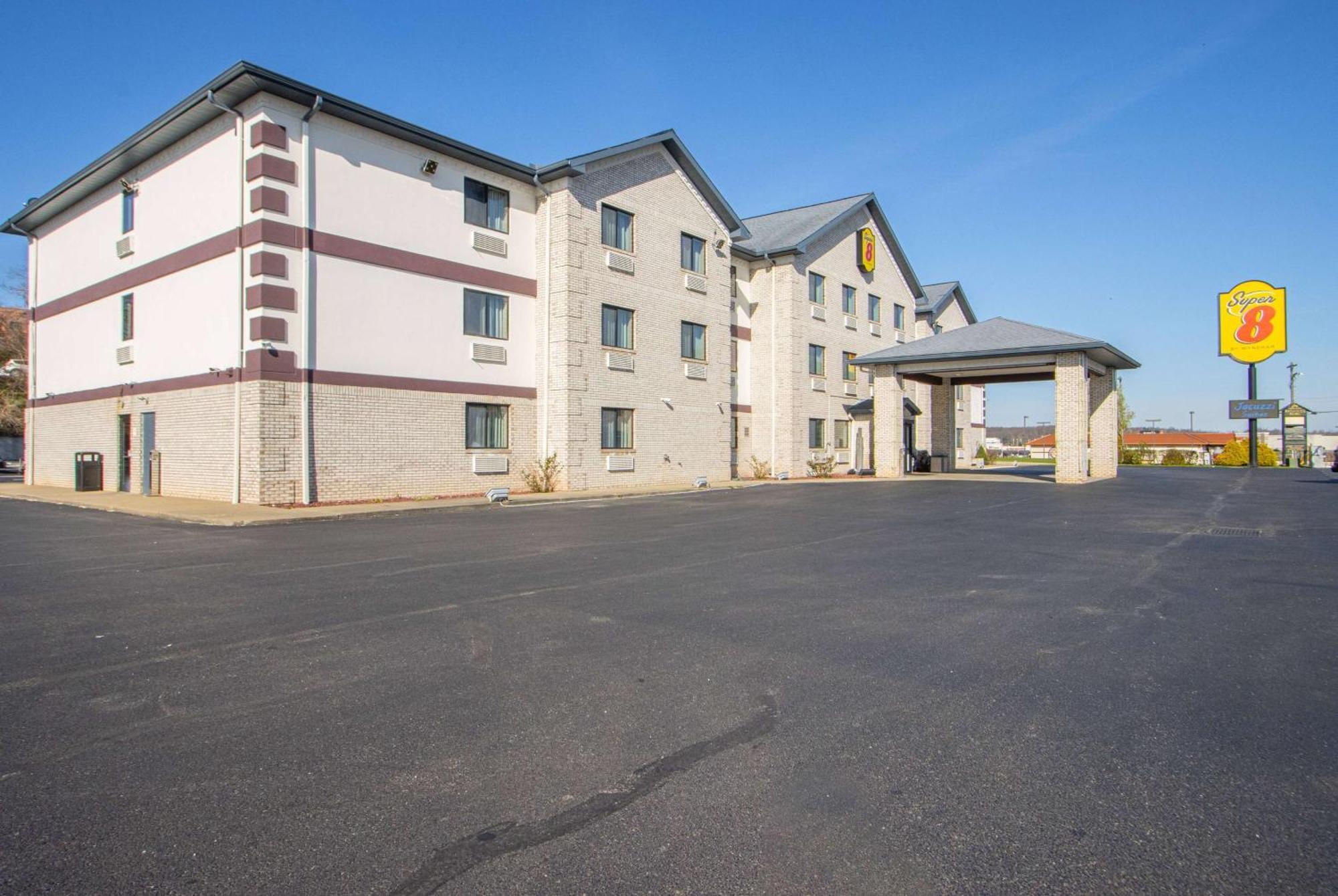 Готель Super 8 By Wyndham Uniontown Pa Екстер'єр фото